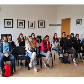 theater1_280x280_crop_478b24840a