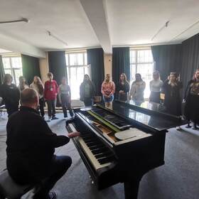 342592280-1208475509832003-628072080254180866-anonymous_280x280_crop_478b24840a