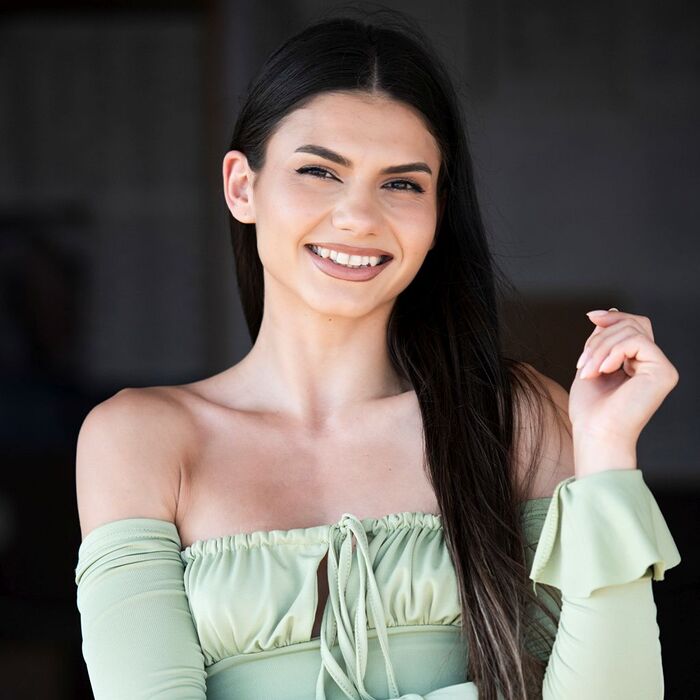 yoana-andreeva-vidalmedia-bg_700x700_crop_478b24840a