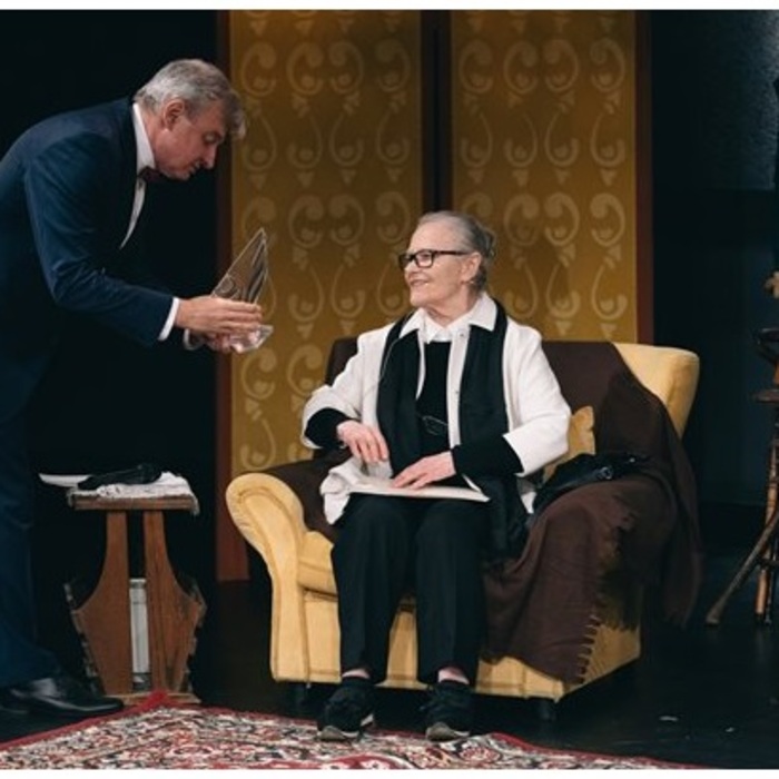 cvetana-maneva-i-plamen-doinov-nbu_700x700_crop_478b24840a