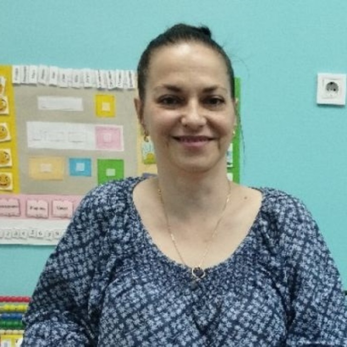 veronika-hristova-alumni-bnr_700x700_crop_478b24840a