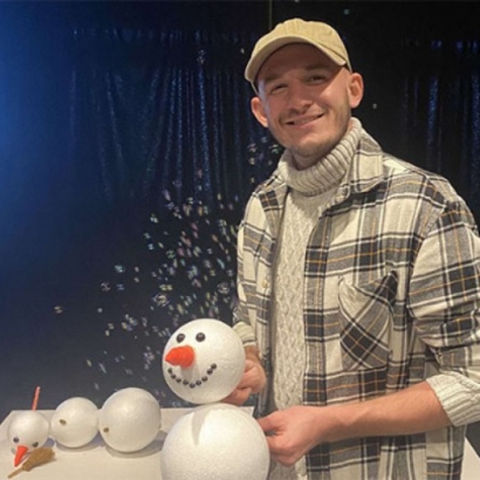 kude-e-dqdo-koleda-bnr_700x700_crop_478b24840a