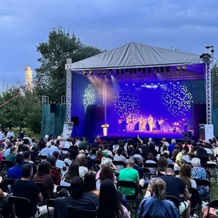 studen-teatr-trupi-suiuz-na-bg-jurnalisti_700x700_crop_478b24840a