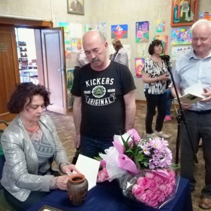 ana-mariq_700x700_crop_478b24840a