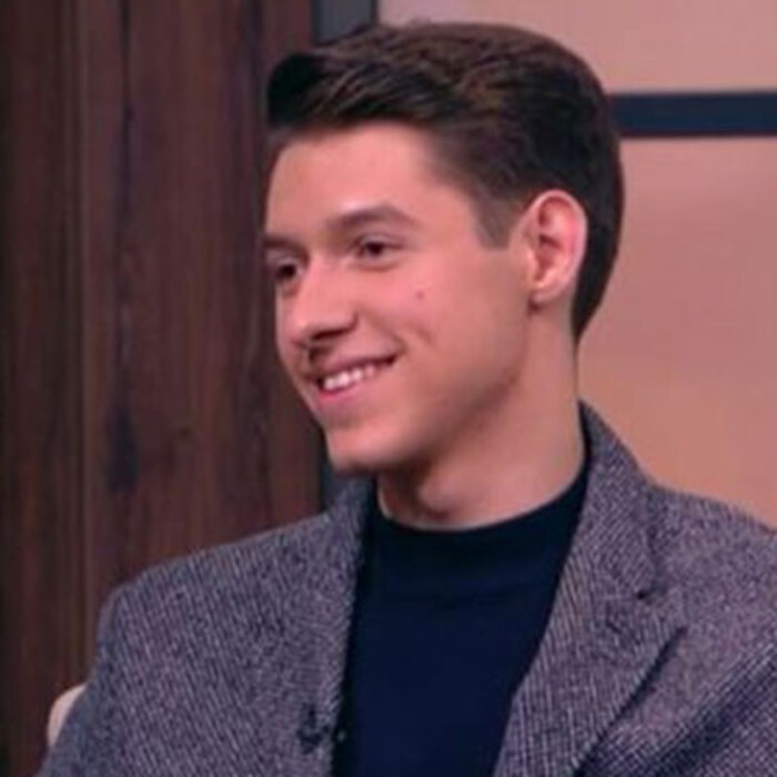 student-dublira_700x700_crop_478b24840a