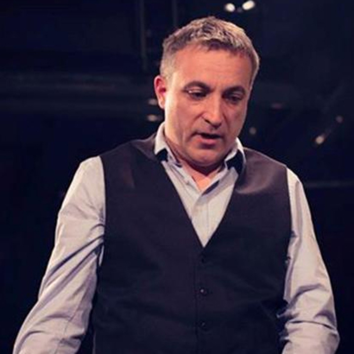 robert-yanakiev-fashion-lifestyle-bg_700x700_crop_478b24840a