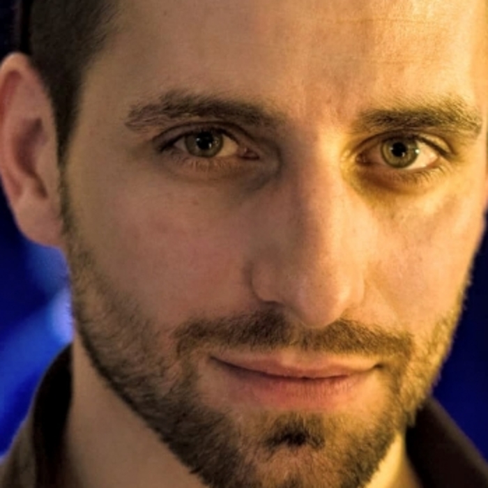 2111072340_700x700_crop_478b24840a