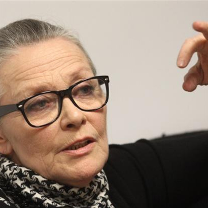 cvetana-maneva-plostad-slavejkov-678x410-crop-478b24840a_700x700_crop_478b24840a