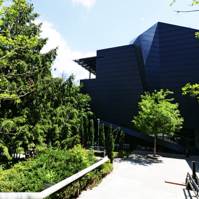 1799599-copy_700x700_crop_478b24840a