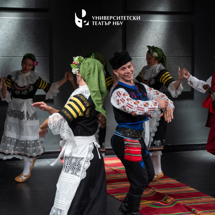 revu-muzika-1_700x700_crop_478b24840a